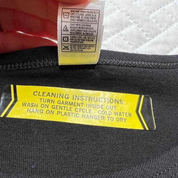 American VTG Christmas Cardinals T-Shirt sz L Womens Casual Tee Bird Bling Black - Picture 8 of 9